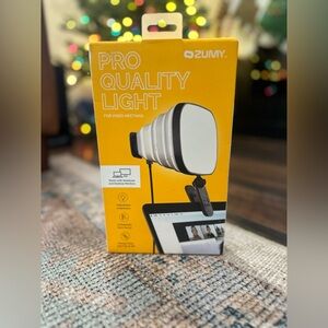 ZUMY Pro Quality Light For Video Meetings Adjustable Brightness Portable Light